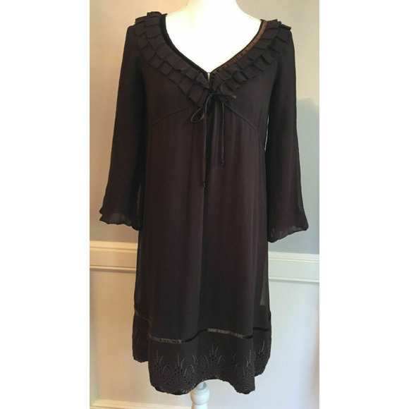 Diane von Furstenberg Dresses & Skirts - Diane von Furstenberg dress 100% Silk Velvet trim